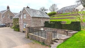 Side elevation - click for photo gallery